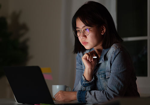 woman at laptop
